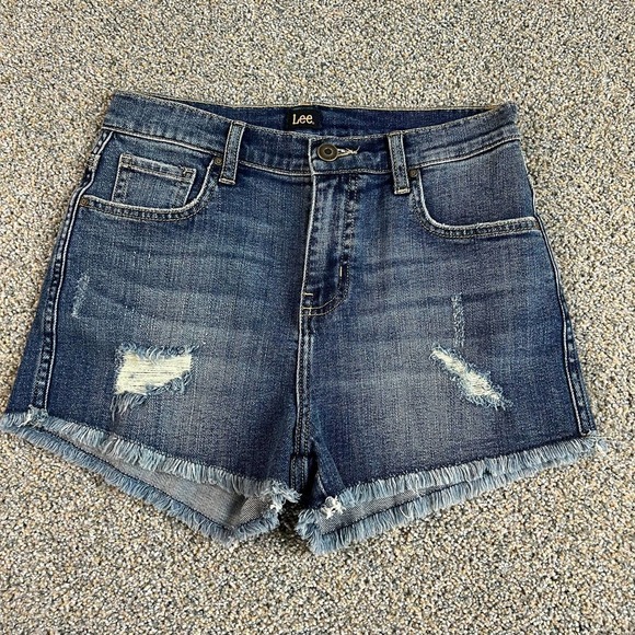 NWOT Lee Modern Series Riviera Shorts Distressed Raw Hem High Rise Women's 4 - Picture 1 of 6
